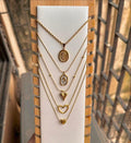 Colliers Dorés Avec Différents Motifs